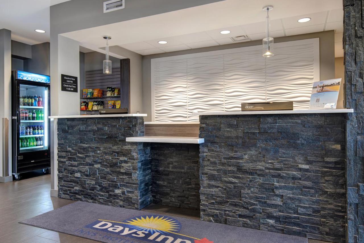 Days Inn & Suites By Wyndham Warman Zewnętrze zdjęcie
