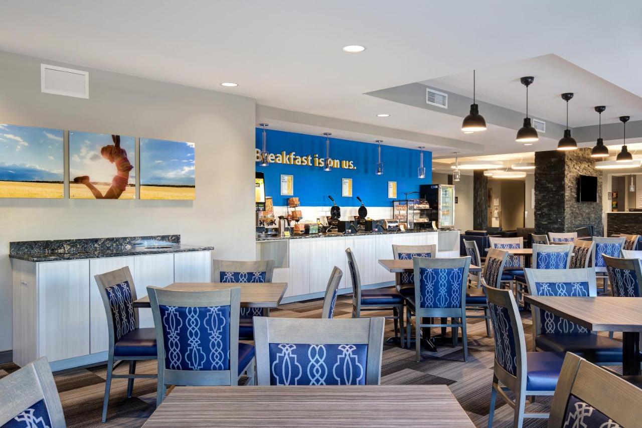 Days Inn & Suites By Wyndham Warman Zewnętrze zdjęcie