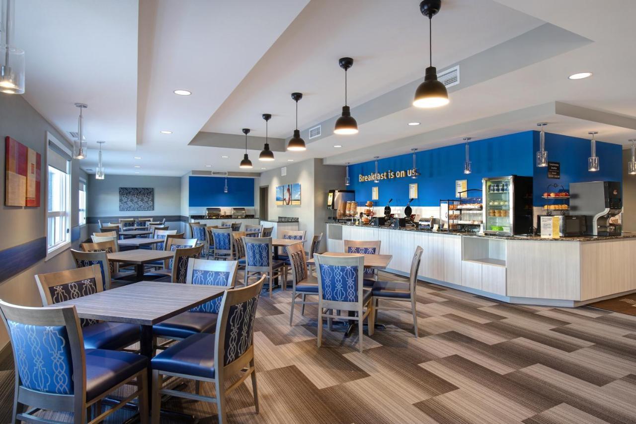 Days Inn & Suites By Wyndham Warman Zewnętrze zdjęcie