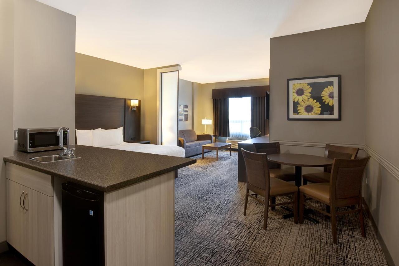 Days Inn & Suites By Wyndham Warman Zewnętrze zdjęcie