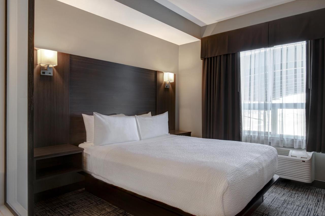 Days Inn & Suites By Wyndham Warman Zewnętrze zdjęcie