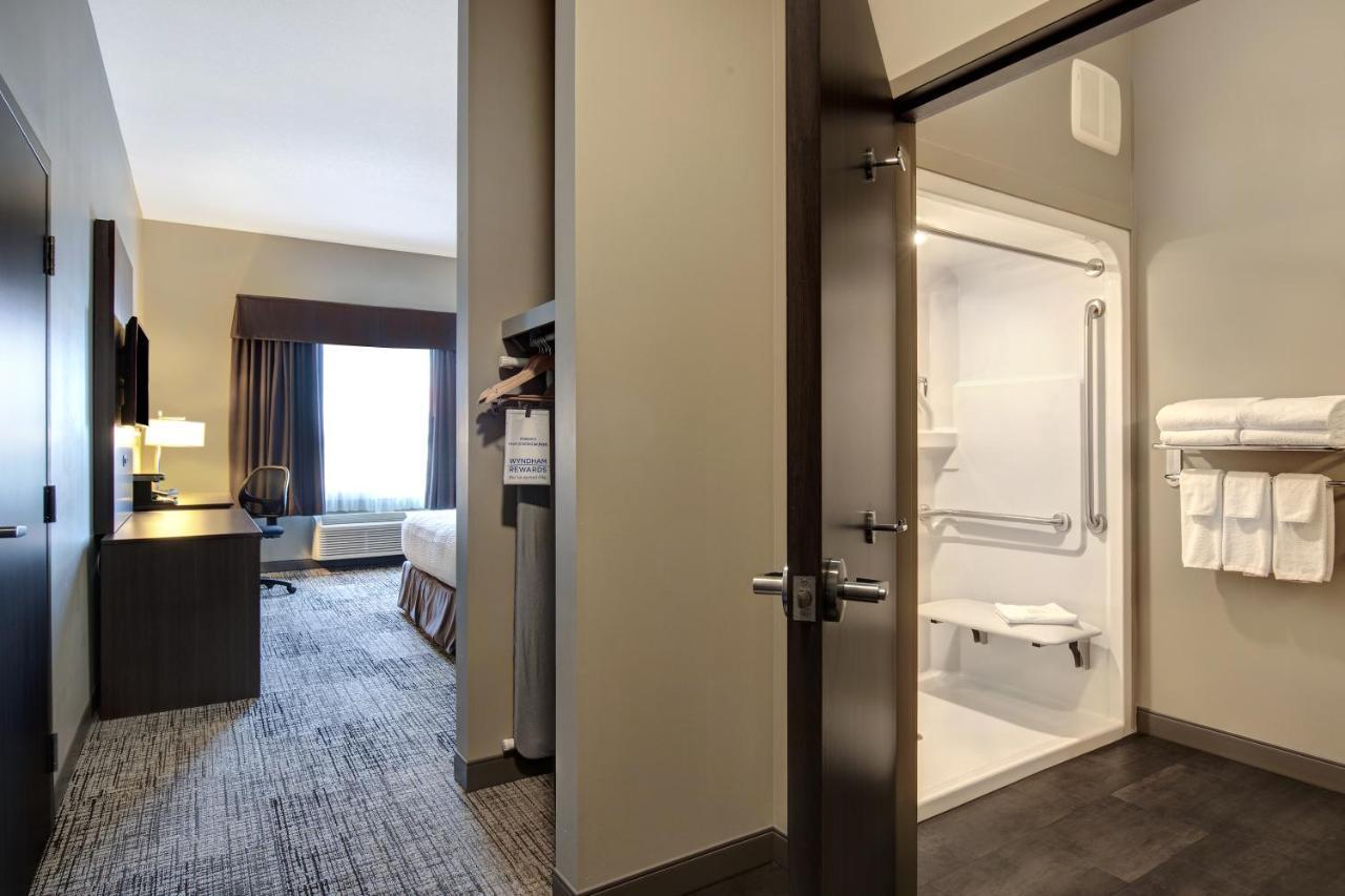 Days Inn & Suites By Wyndham Warman Zewnętrze zdjęcie
