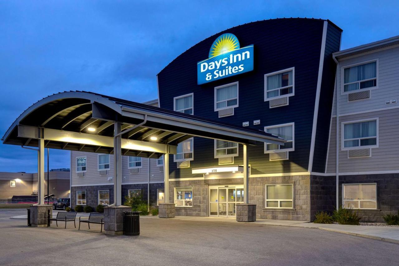 Days Inn & Suites By Wyndham Warman Zewnętrze zdjęcie