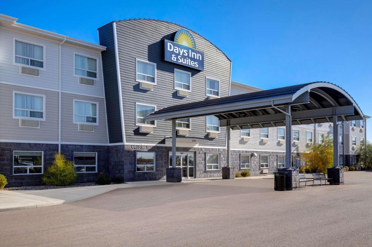 Days Inn & Suites By Wyndham Warman Zewnętrze zdjęcie