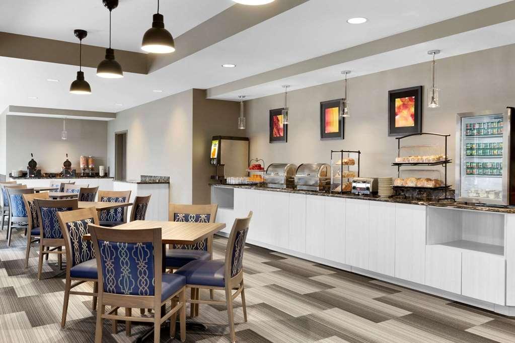 Days Inn & Suites By Wyndham Warman Zewnętrze zdjęcie