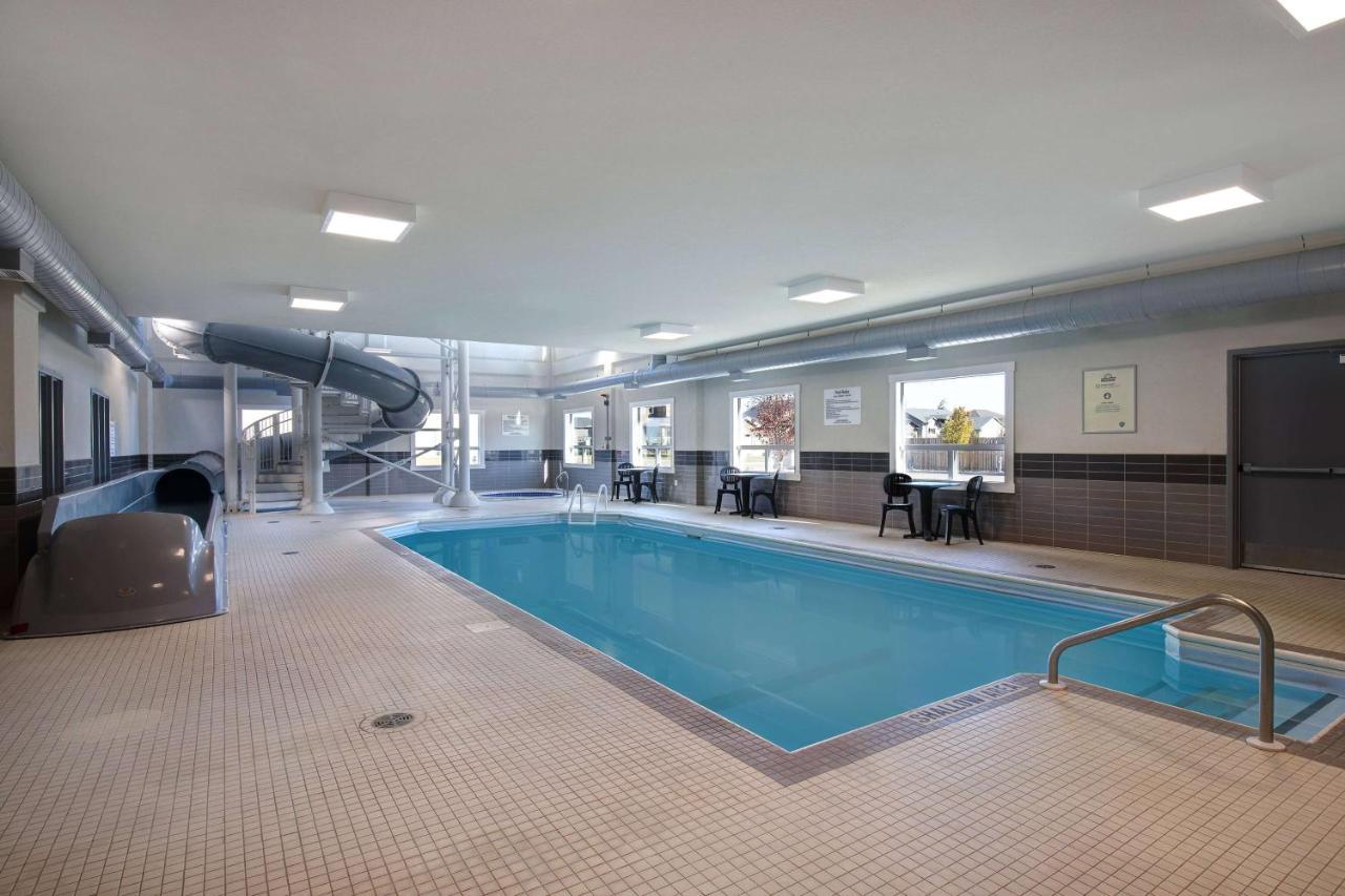 Days Inn & Suites By Wyndham Warman Zewnętrze zdjęcie