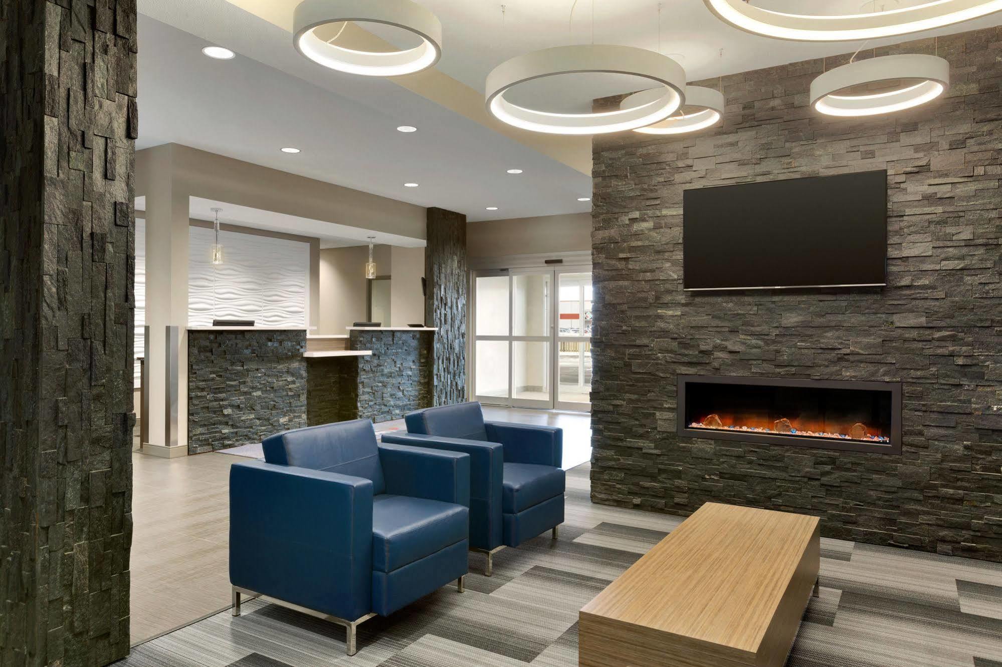 Days Inn & Suites By Wyndham Warman Zewnętrze zdjęcie