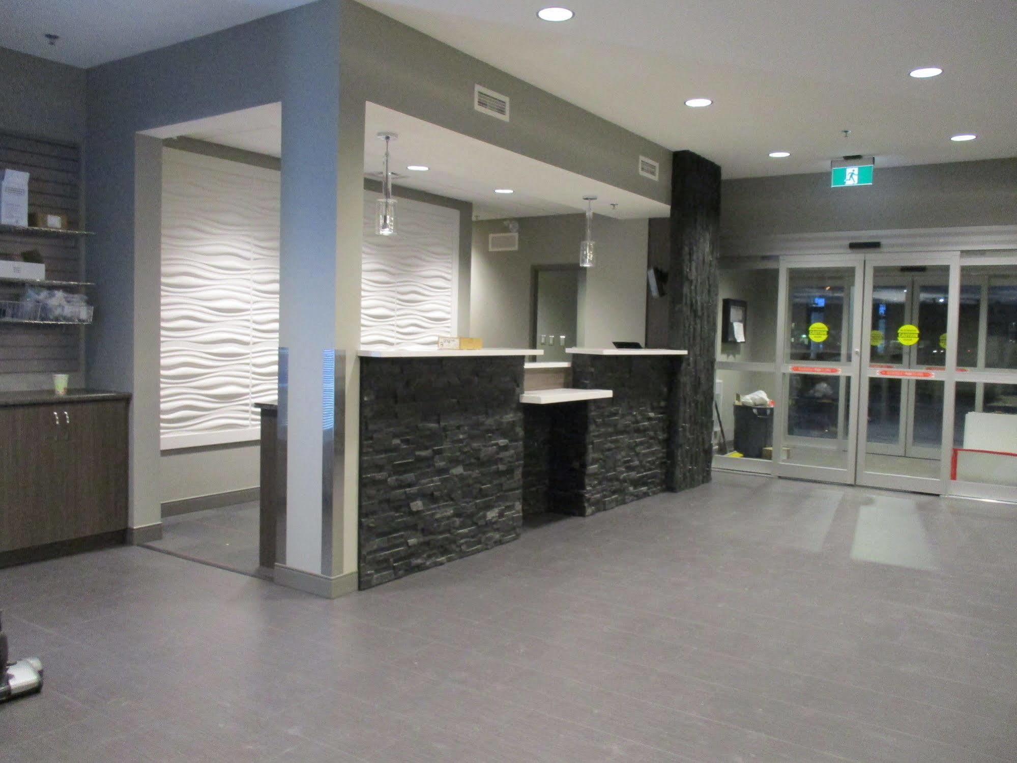 Days Inn & Suites By Wyndham Warman Zewnętrze zdjęcie